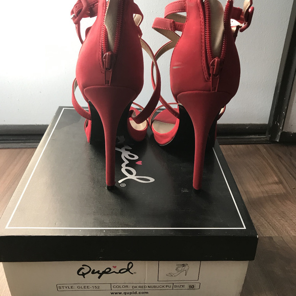 Qupid Red Strappy Heel (Size 10) - Picture 5 of 5